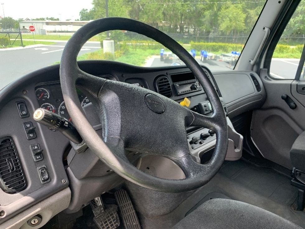 Refrigerated Truck-Light and Medium Duty Trucks-Freightliner-2019-M2-Ocala-FL-285,043\n\t\tmiles-$ 31,250 - Image 16
