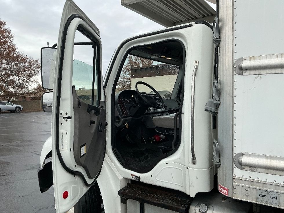 Refrigerated Truck-Light and Medium Duty Trucks-Freightliner-2019-M2-Ogden-UT-130,237\n\t\tmiles-$ 64,750 - Image 16