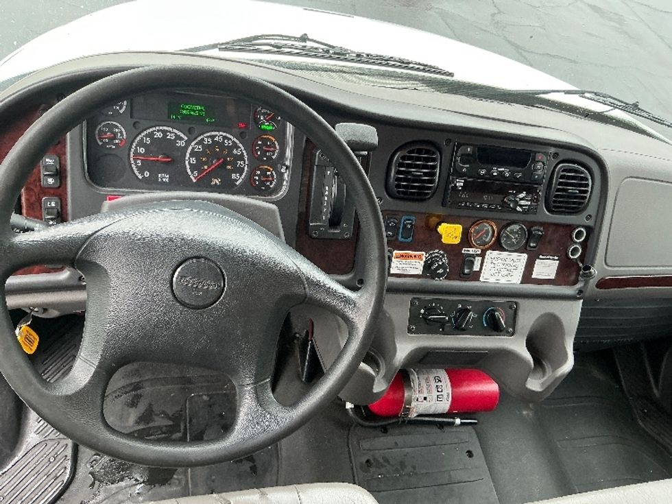 Refrigerated Truck-Light and Medium Duty Trucks-Freightliner-2019-M2-Ogden-UT-130,237\n\t\tmiles-$ 64,750 - Image 18