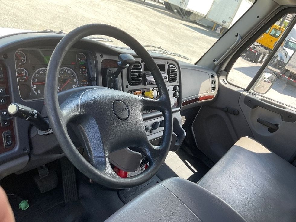 Refrigerated Truck-Light and Medium Duty Trucks-Freightliner-2019-M2-Orlando-FL-260,675\n\t\tmiles-$ 47,500 - Image 17