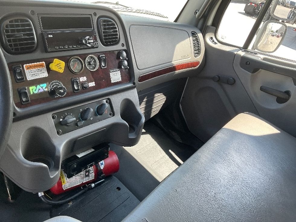 Refrigerated Truck-Light and Medium Duty Trucks-Freightliner-2019-M2-Orlando-FL-260,675\n\t\tmiles-$ 47,500 - Image 19