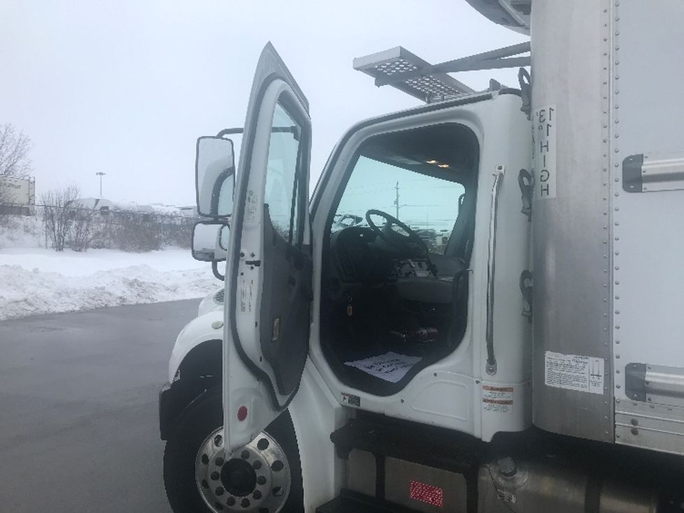 Refrigerated Truck-Light and Medium Duty Trucks-Freightliner-2019-M2-Oshawa-ON-415,031\n\t\tkm-$ 50,000 - Image 15