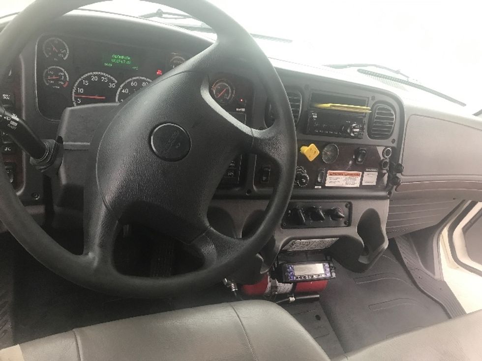 Refrigerated Truck-Light and Medium Duty Trucks-Freightliner-2019-M2-Oshawa-ON-415,031\n\t\tkm-$ 50,000 - Image 17