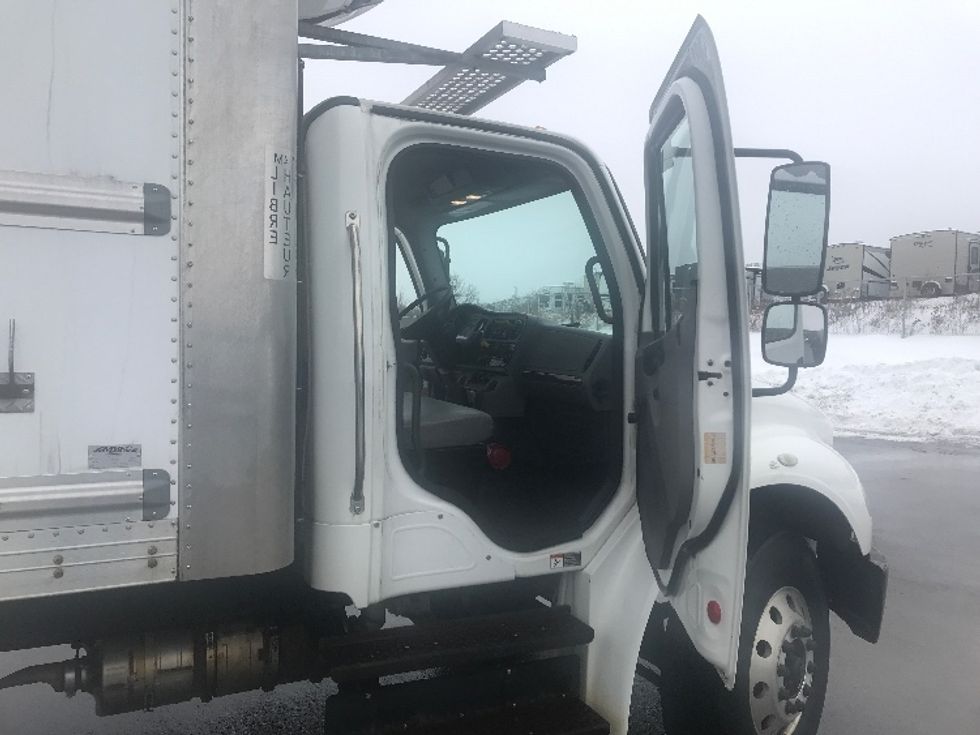 Refrigerated Truck-Light and Medium Duty Trucks-Freightliner-2019-M2-Oshawa-ON-415,031\n\t\tkm-$ 50,000 - Image 19