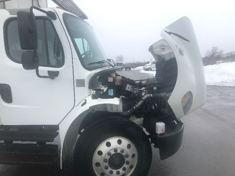 Refrigerated Truck-Light and Medium Duty Trucks-Freightliner-2019-M2-Oshawa-ON-415,031\n\t\tkm-$ 50,000 - Image 21