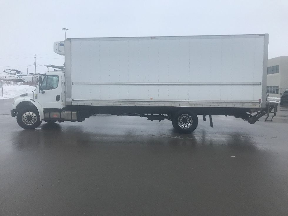 Refrigerated Truck-Light and Medium Duty Trucks-Freightliner-2019-M2-Oshawa-ON-415,031\n\t\tkm-$ 50,000 - Image 4