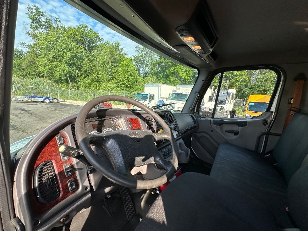 Refrigerated Truck-Light and Medium Duty Trucks-Freightliner-2019-M2-Parsippany-NJ-166,713\n\t\tmiles-$ 44,250 - Image 16