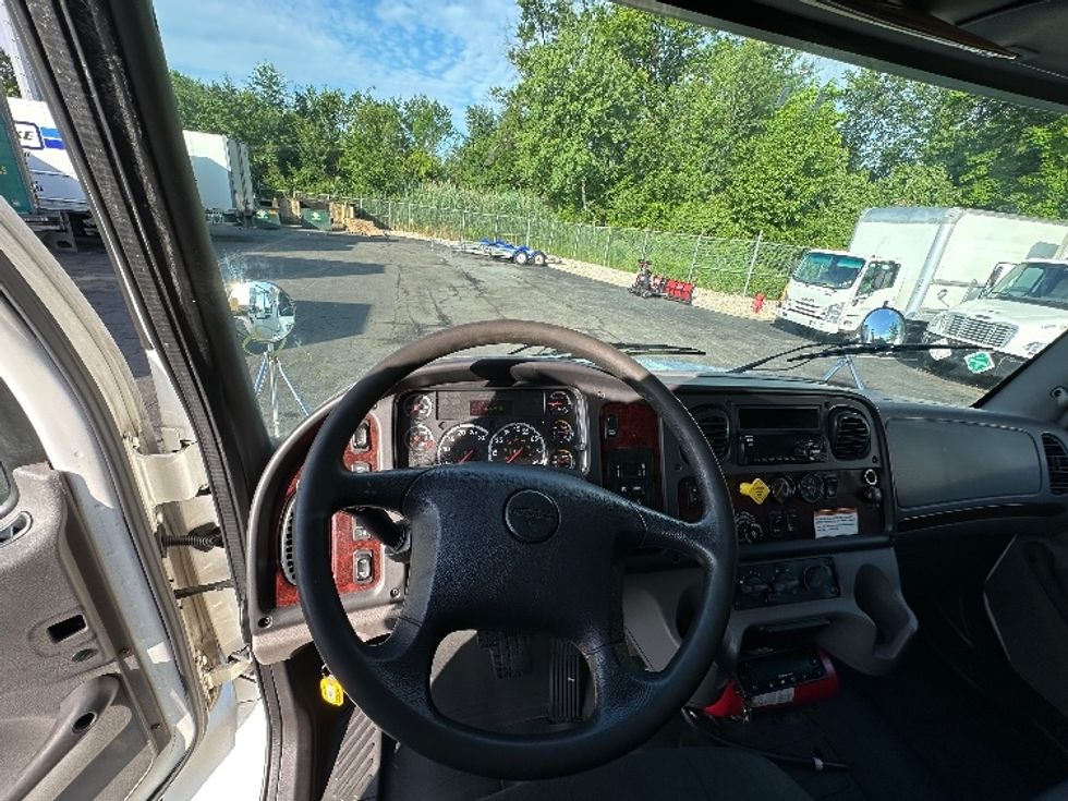 Refrigerated Truck-Light and Medium Duty Trucks-Freightliner-2019-M2-Parsippany-NJ-166,713\n\t\tmiles-$ 44,250 - Image 17