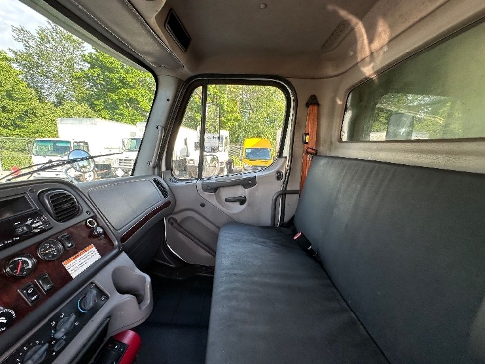Refrigerated Truck-Light and Medium Duty Trucks-Freightliner-2019-M2-Parsippany-NJ-166,713\n\t\tmiles-$ 44,250 - Image 18