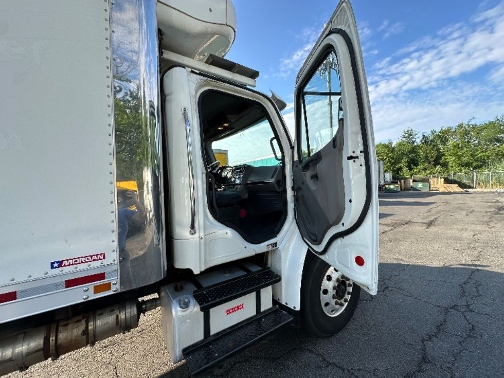 Refrigerated Truck-Light and Medium Duty Trucks-Freightliner-2019-M2-Parsippany-NJ-166,713\n\t\tmiles-$ 44,250 - Image 19