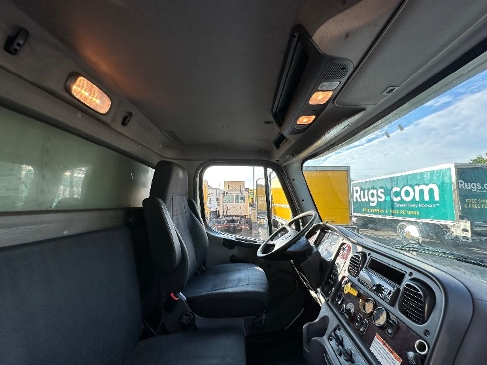 Refrigerated Truck-Light and Medium Duty Trucks-Freightliner-2019-M2-Parsippany-NJ-166,713\n\t\tmiles-$ 44,250 - Image 21