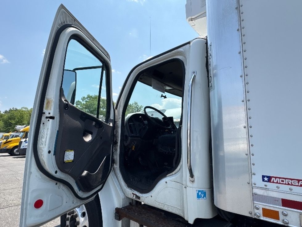 Refrigerated Truck-Light and Medium Duty Trucks-Freightliner-2019-M2-Parsippany-NJ-172,591\n\t\tmiles-$ 37,750 - Image 11