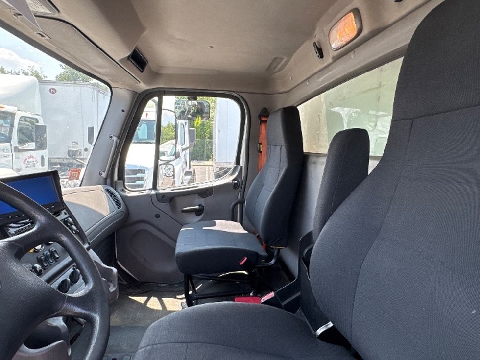 Refrigerated Truck-Light and Medium Duty Trucks-Freightliner-2019-M2-Parsippany-NJ-172,591\n\t\tmiles-$ 37,750 - Image 20