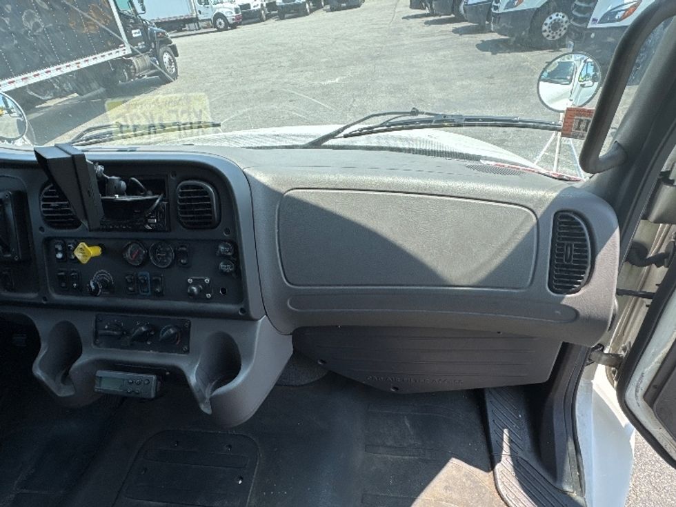 Refrigerated Truck-Light and Medium Duty Trucks-Freightliner-2019-M2-Parsippany-NJ-172,591\n\t\tmiles-$ 37,750 - Image 21