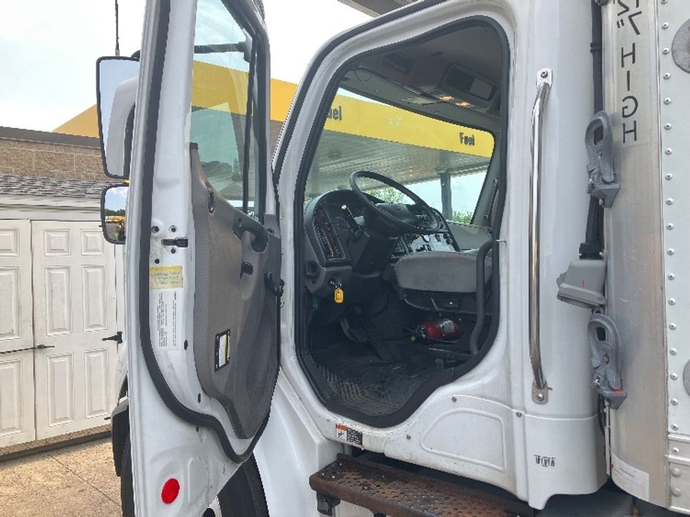 Refrigerated Truck-Light and Medium Duty Trucks-Freightliner-2019-M2-Parsippany-NJ-195,005\n\t\tmiles-$ 41,500 - Image 16