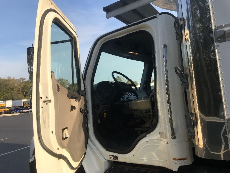 Refrigerated Truck-Light and Medium Duty Trucks-Freightliner-2019-M2-Pensacola-FL-179,481\n\t\tmiles-$ 62,500 - Image 15