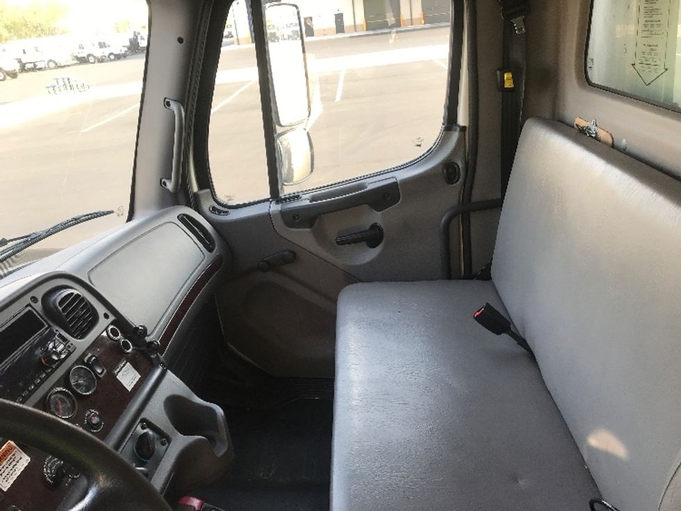 Refrigerated Truck-Light and Medium Duty Trucks-Freightliner-2019-M2-Pensacola-FL-179,481\n\t\tmiles-$ 62,500 - Image 18