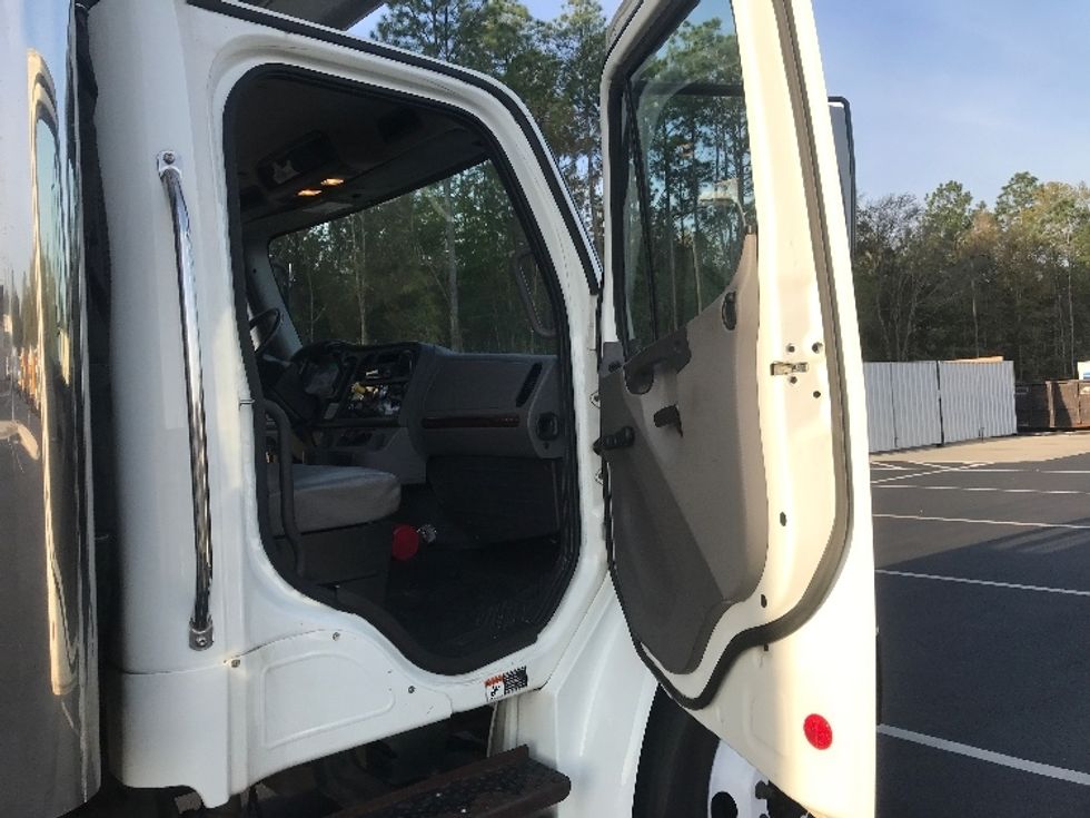 Refrigerated Truck-Light and Medium Duty Trucks-Freightliner-2019-M2-Pensacola-FL-179,481\n\t\tmiles-$ 62,500 - Image 19