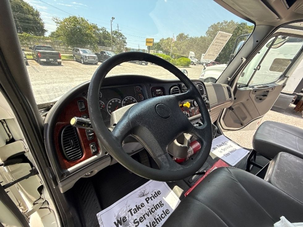 Refrigerated Truck-Light and Medium Duty Trucks-Freightliner-2019-M2-Pensacola-FL-266,223\n\t\tmiles-$ 51,250 - Image 17