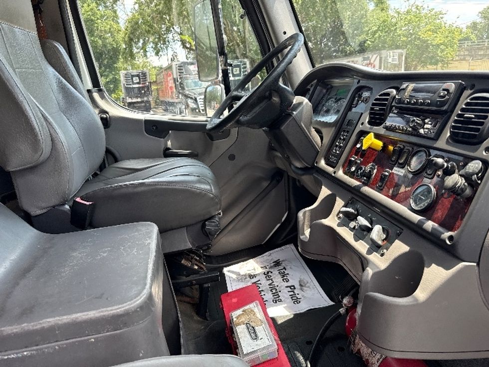 Refrigerated Truck-Light and Medium Duty Trucks-Freightliner-2019-M2-Pensacola-FL-266,223\n\t\tmiles-$ 51,250 - Image 22