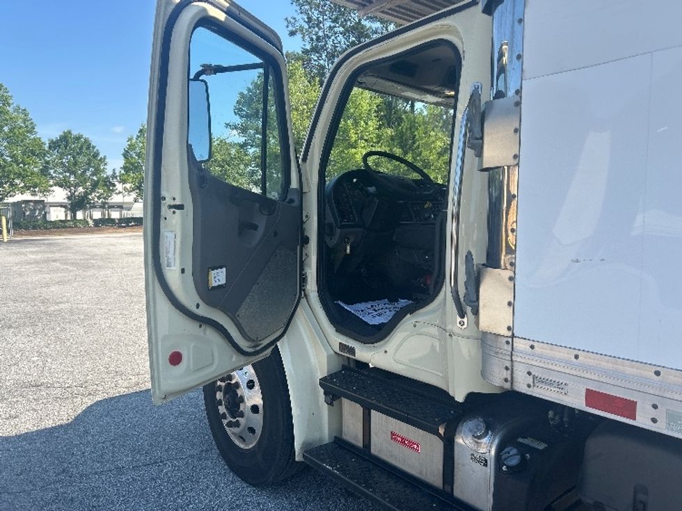 Refrigerated Truck-Light and Medium Duty Trucks-Freightliner-2019-M2-Pensacola-FL-316,541\n\t\tmiles-$ 30,750 - Image 16
