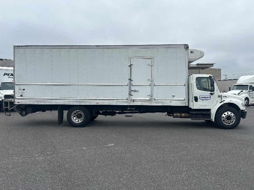 Refrigerated Truck-Light and Medium Duty Trucks-Freightliner-2019-M2-Philadelphia-PA-179,265\n\t\tmiles-$ 55,750 - Image 15