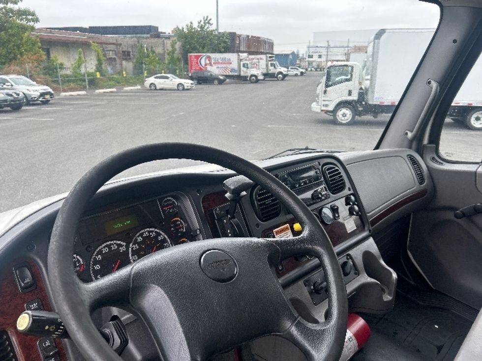Refrigerated Truck-Light and Medium Duty Trucks-Freightliner-2019-M2-Philadelphia-PA-179,265\n\t\tmiles-$ 55,750 - Image 17