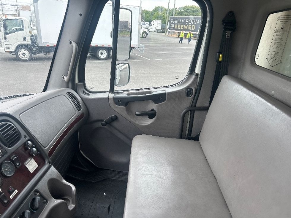 Refrigerated Truck-Light and Medium Duty Trucks-Freightliner-2019-M2-Philadelphia-PA-179,265\n\t\tmiles-$ 55,750 - Image 19