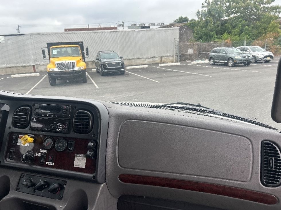 Refrigerated Truck-Light and Medium Duty Trucks-Freightliner-2019-M2-Philadelphia-PA-179,265\n\t\tmiles-$ 55,750 - Image 21