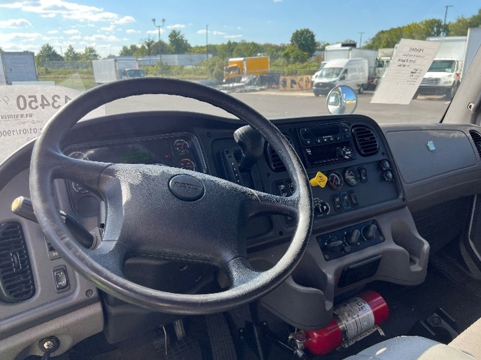 Refrigerated Truck-Light and Medium Duty Trucks-Freightliner-2019-M2-Philadelphia-PA-231,423\n\t\tmiles-$ 35,250 - Image 18