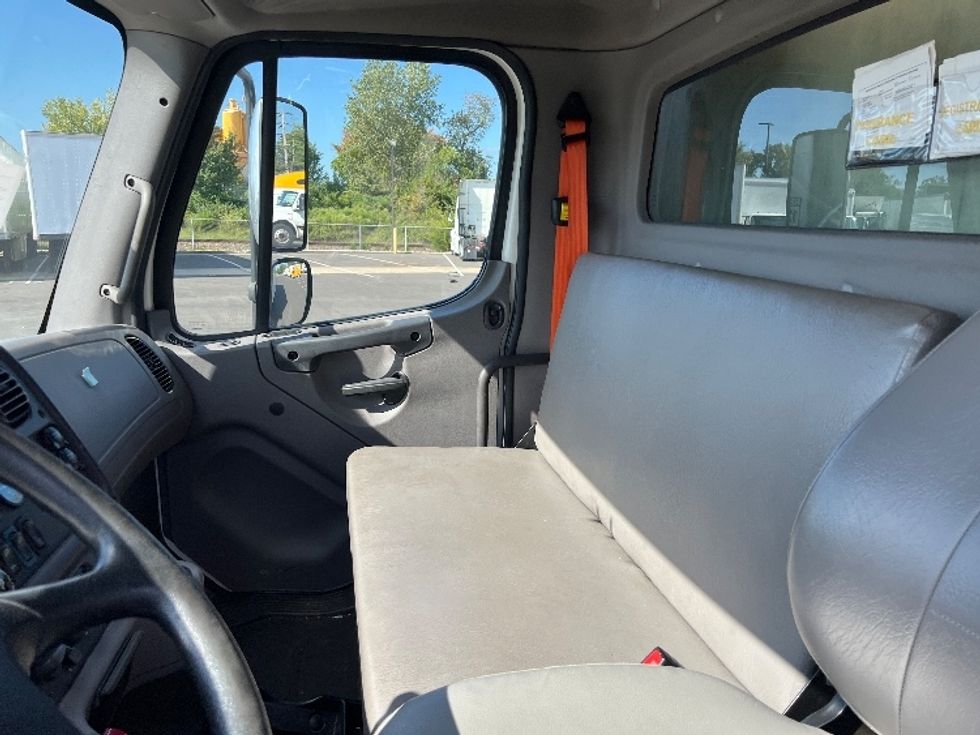 Refrigerated Truck-Light and Medium Duty Trucks-Freightliner-2019-M2-Philadelphia-PA-231,423\n\t\tmiles-$ 35,250 - Image 19