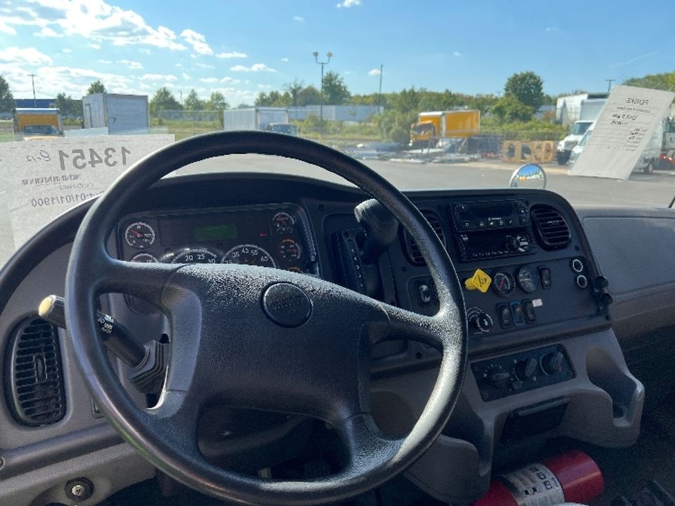Refrigerated Truck-Light and Medium Duty Trucks-Freightliner-2019-M2-Philadelphia-PA-293,489\n\t\tmiles-$ 25,000 - Image 18