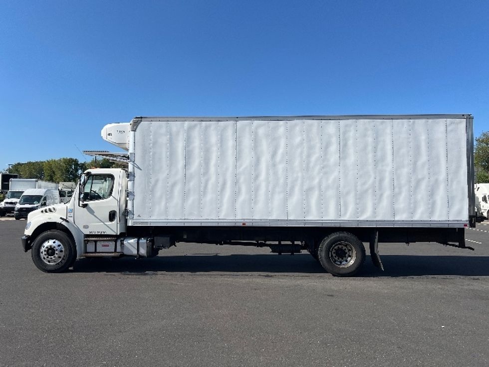 Refrigerated Truck-Light and Medium Duty Trucks-Freightliner-2019-M2-Philadelphia-PA-293,489\n\t\tmiles-$ 25,000 - Image 4