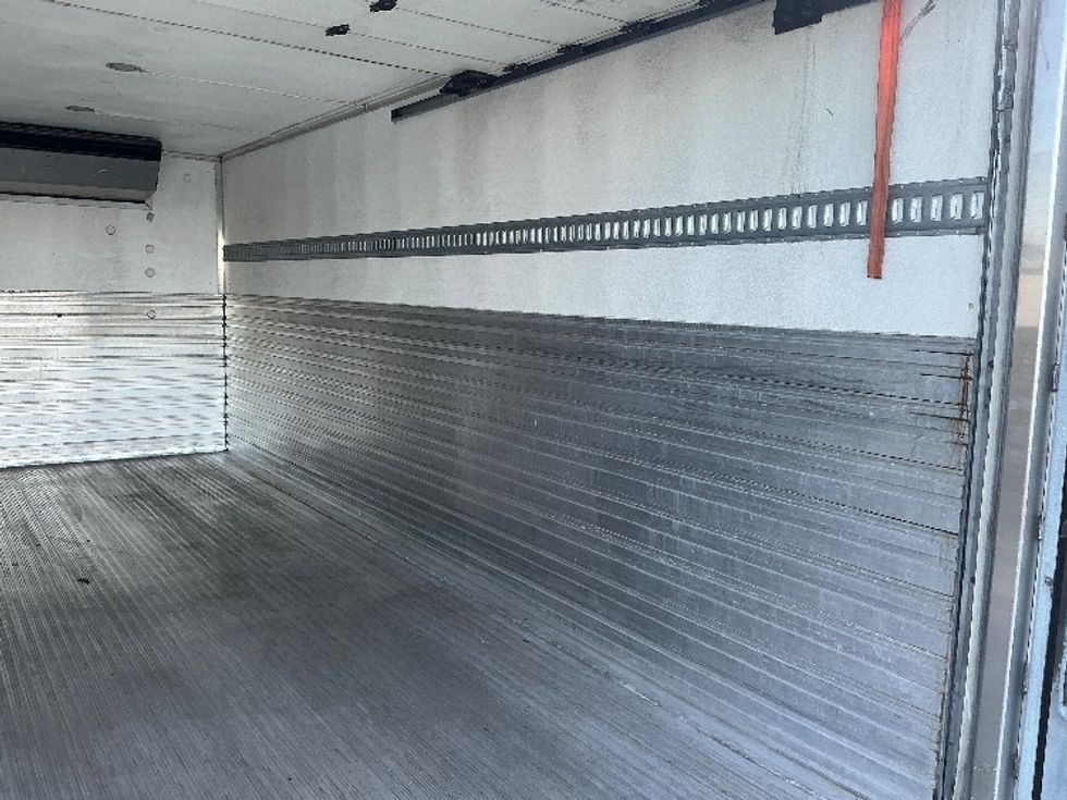 Refrigerated Truck-Light and Medium Duty Trucks-Freightliner-2019-M2-Phoenix-AZ-175,140\n\t\tmiles-$ 49,500 - Image 12