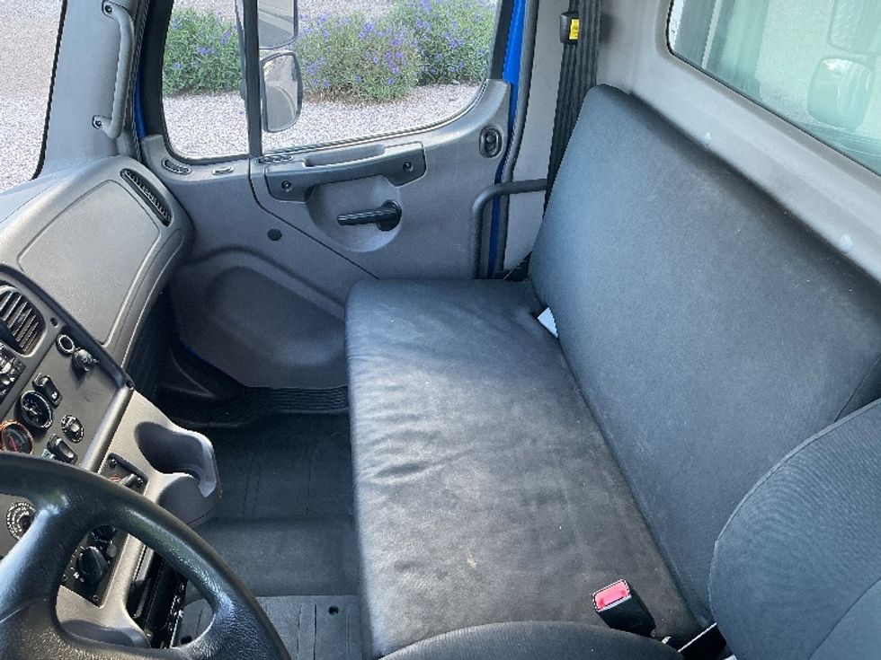 Refrigerated Truck-Light and Medium Duty Trucks-Freightliner-2019-M2-Phoenix-AZ-175,140\n\t\tmiles-$ 49,500 - Image 19