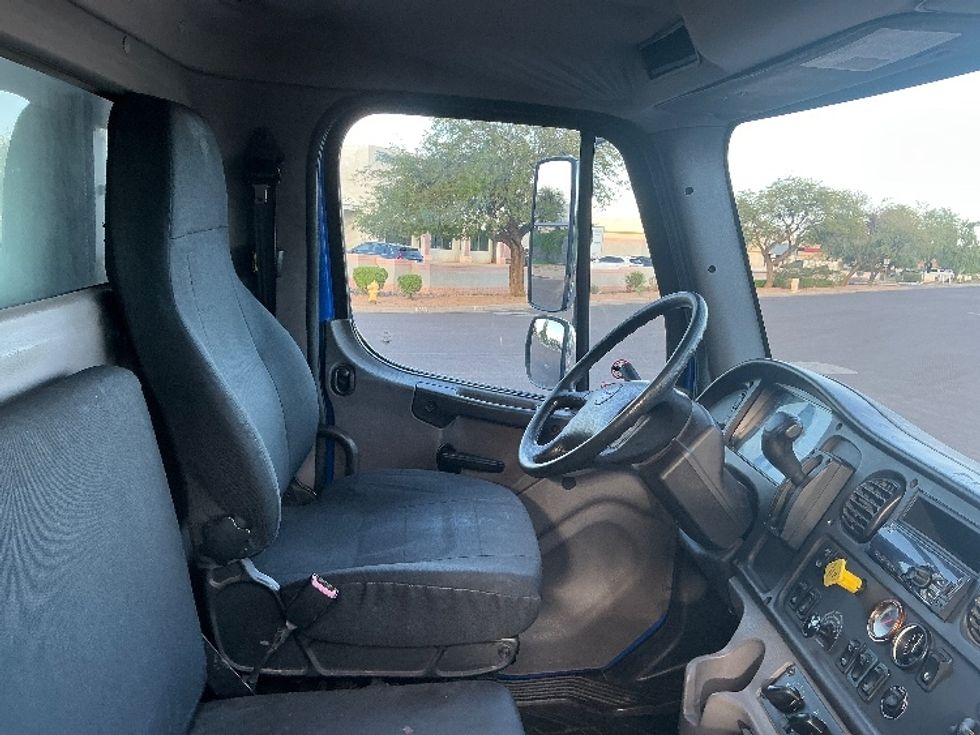 Refrigerated Truck-Light and Medium Duty Trucks-Freightliner-2019-M2-Phoenix-AZ-175,140\n\t\tmiles-$ 49,500 - Image 22