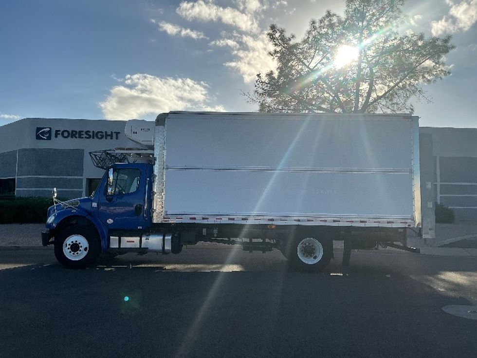 Refrigerated Truck-Light and Medium Duty Trucks-Freightliner-2019-M2-Phoenix-AZ-175,140\n\t\tmiles-$ 49,500 - Image 4