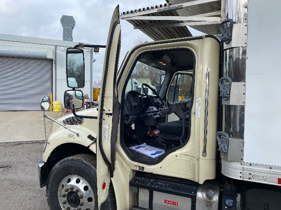 Refrigerated Truck-Light and Medium Duty Trucks-Freightliner-2019-M2-Piqua-OH-312,458\n\t\tmiles-$ 26,500 - Image 16
