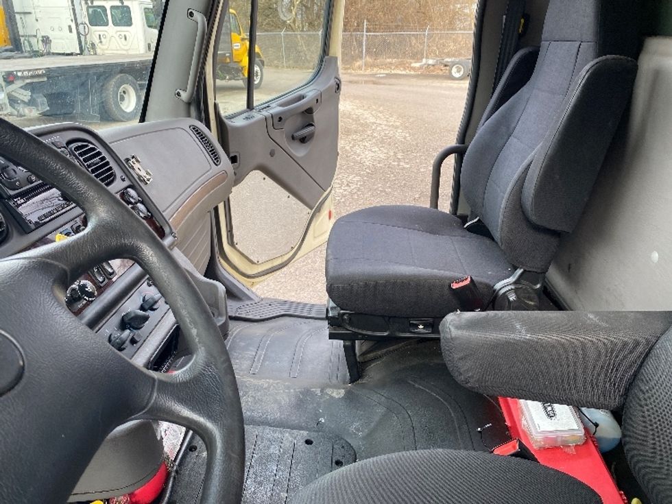 Refrigerated Truck-Light and Medium Duty Trucks-Freightliner-2019-M2-Piqua-OH-312,458\n\t\tmiles-$ 26,500 - Image 19