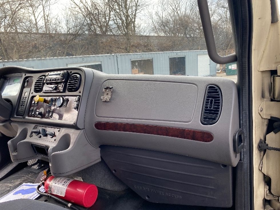 Refrigerated Truck-Light and Medium Duty Trucks-Freightliner-2019-M2-Piqua-OH-312,458\n\t\tmiles-$ 26,500 - Image 21