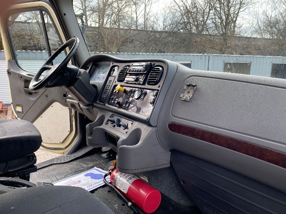Refrigerated Truck-Light and Medium Duty Trucks-Freightliner-2019-M2-Piqua-OH-312,458\n\t\tmiles-$ 26,500 - Image 22