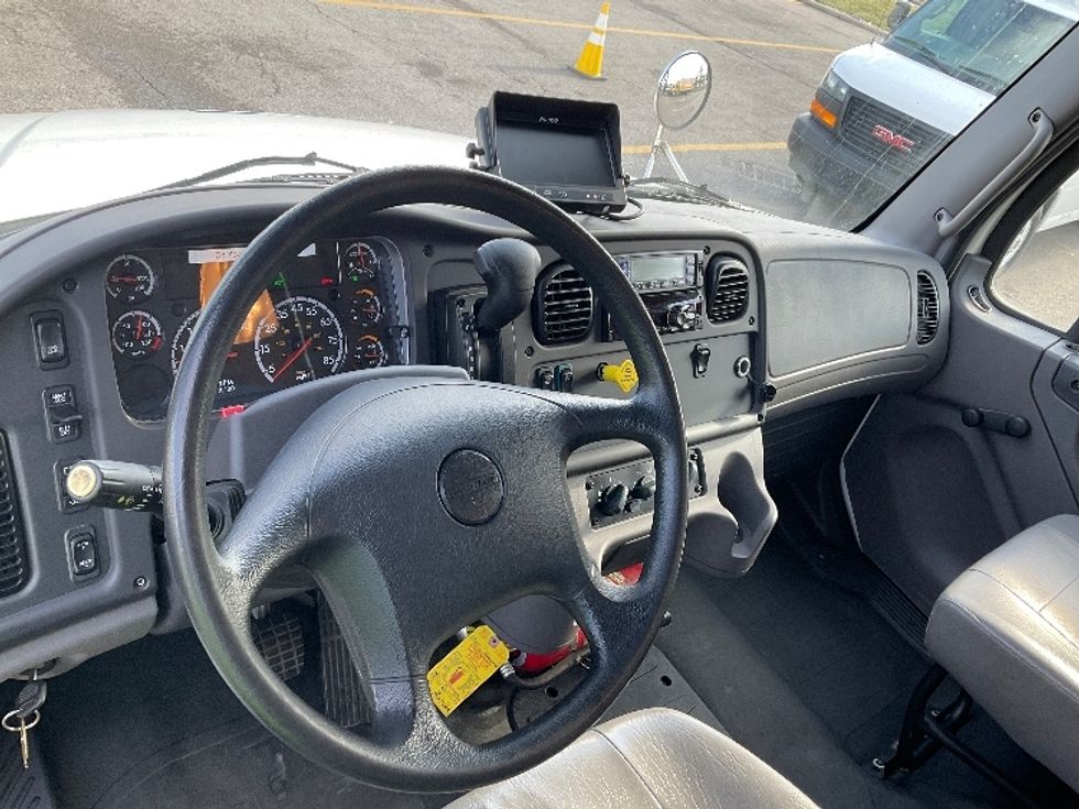 Refrigerated Truck-Light and Medium Duty Trucks-Freightliner-2019-M2-Piqua-OH-91,992\n\t\tmiles-$ 68,750 - Image 17