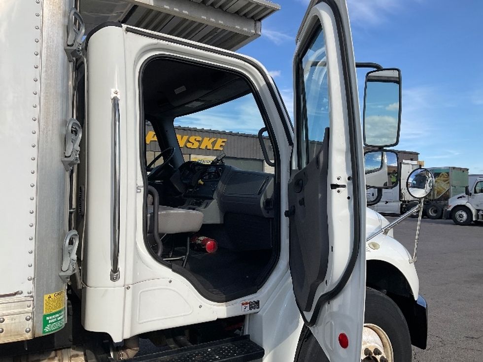 Refrigerated Truck-Light and Medium Duty Trucks-Freightliner-2019-M2-Piqua-OH-91,992\n\t\tmiles-$ 68,750 - Image 20