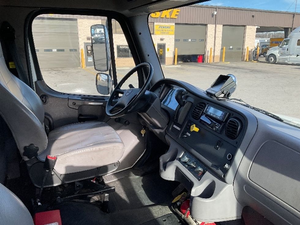 Refrigerated Truck-Light and Medium Duty Trucks-Freightliner-2019-M2-Piqua-OH-91,992\n\t\tmiles-$ 68,750 - Image 22