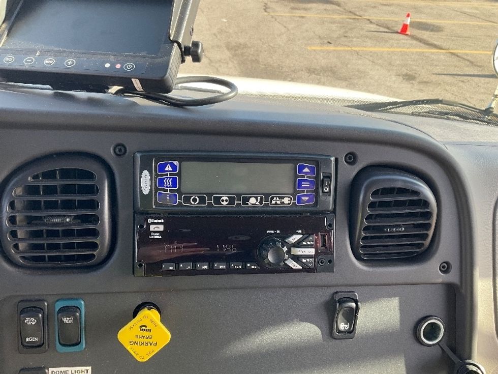 Refrigerated Truck-Light and Medium Duty Trucks-Freightliner-2019-M2-Piqua-OH-91,992\n\t\tmiles-$ 68,750 - Image 25