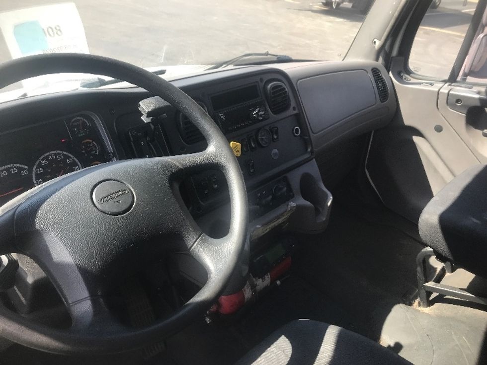 Refrigerated Truck-Light and Medium Duty Trucks-Freightliner-2019-M2-Pittsburgh-PA-166,252\n\t\tmiles-$ 48,000 - Image 17