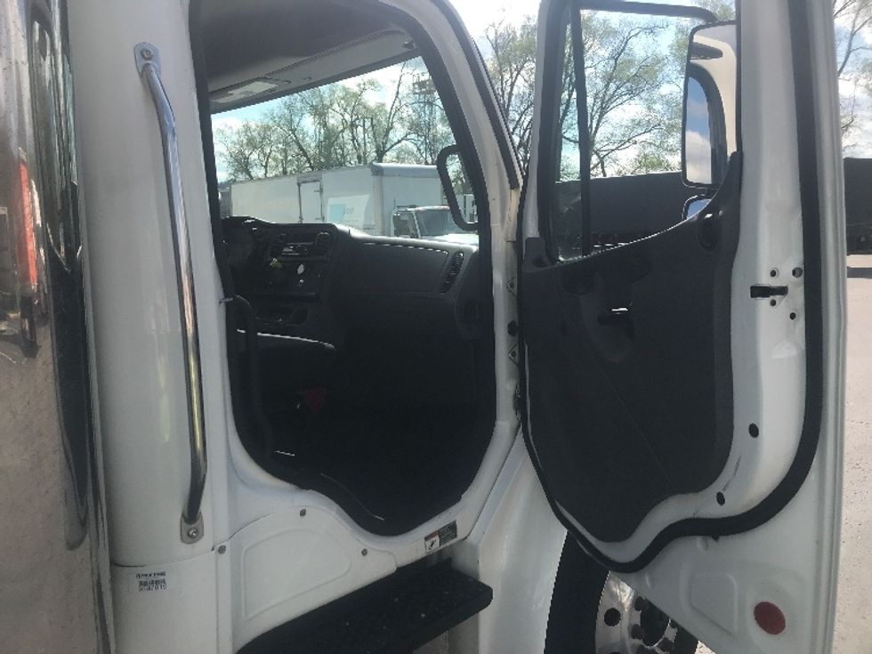 Refrigerated Truck-Light and Medium Duty Trucks-Freightliner-2019-M2-Pittsburgh-PA-166,252\n\t\tmiles-$ 48,000 - Image 20