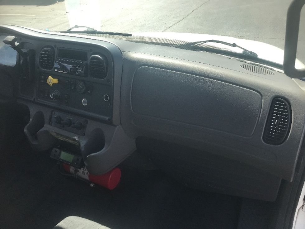 Refrigerated Truck-Light and Medium Duty Trucks-Freightliner-2019-M2-Pittsburgh-PA-166,252\n\t\tmiles-$ 48,000 - Image 21