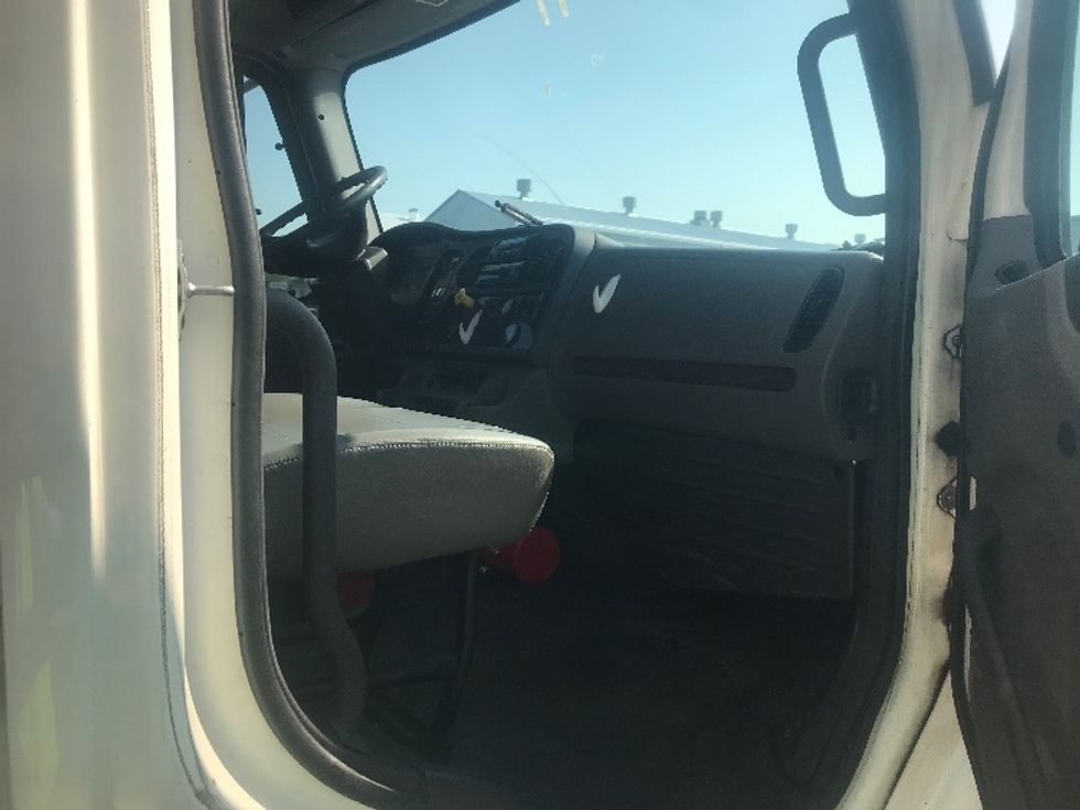 Refrigerated Truck-Light and Medium Duty Trucks-Freightliner-2019-M2-Pittsburgh-PA-315,401\n\t\tmiles-$ 36,500 - Image 20