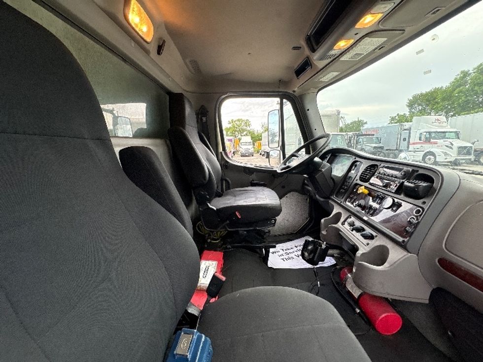 Refrigerated Truck-Light and Medium Duty Trucks-Freightliner-2019-M2-Pompano Beach-FL-159,571\n\t\tmiles-$ 52,500 - Image 22